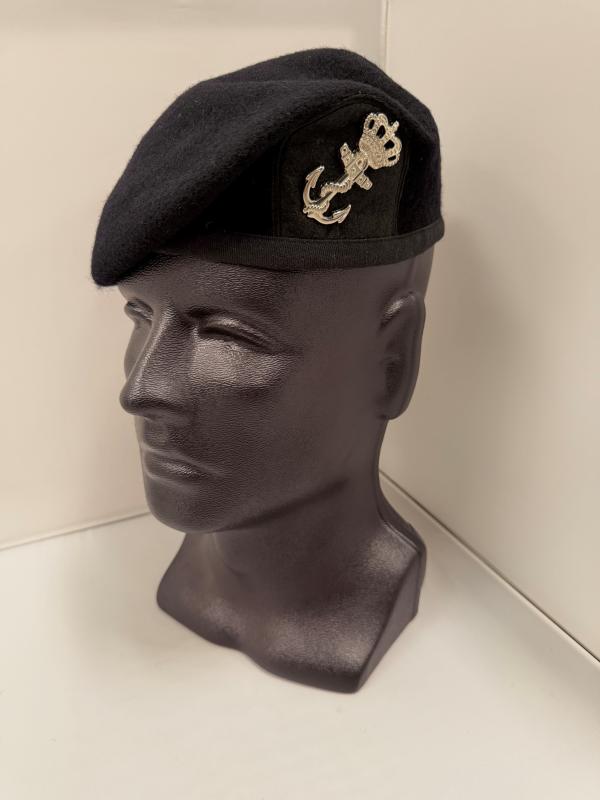 Baret Vloot KM met zilver anker